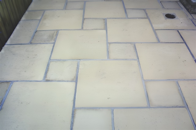 Paving detail - note slab pattern